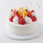 お泊りのお客様にお誕生日をデコレーションケーキでお祝いください
