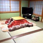 民宿かず子のカニシーズン時は各部屋にこたつがございます